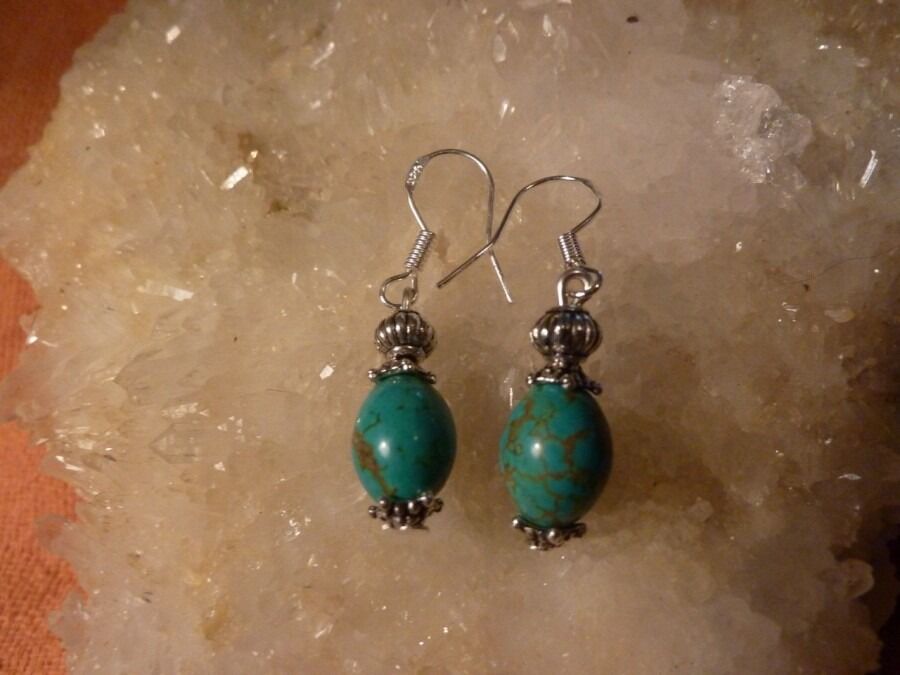 BOUCLES D'OREILLES TURQUOISE 9x7 mm