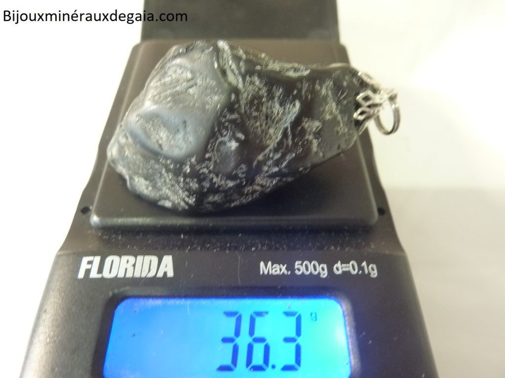 Pendentif Spinelle noir 36,3 gr ultra rare ref 6922