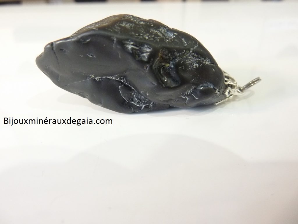 Pendentif Spinelle noir 36,3 gr ultra rare ref 6922