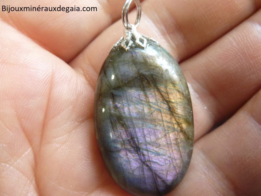 Pendentif Labradorite orange-violette Rare ! Poids 11 gr ref 5975