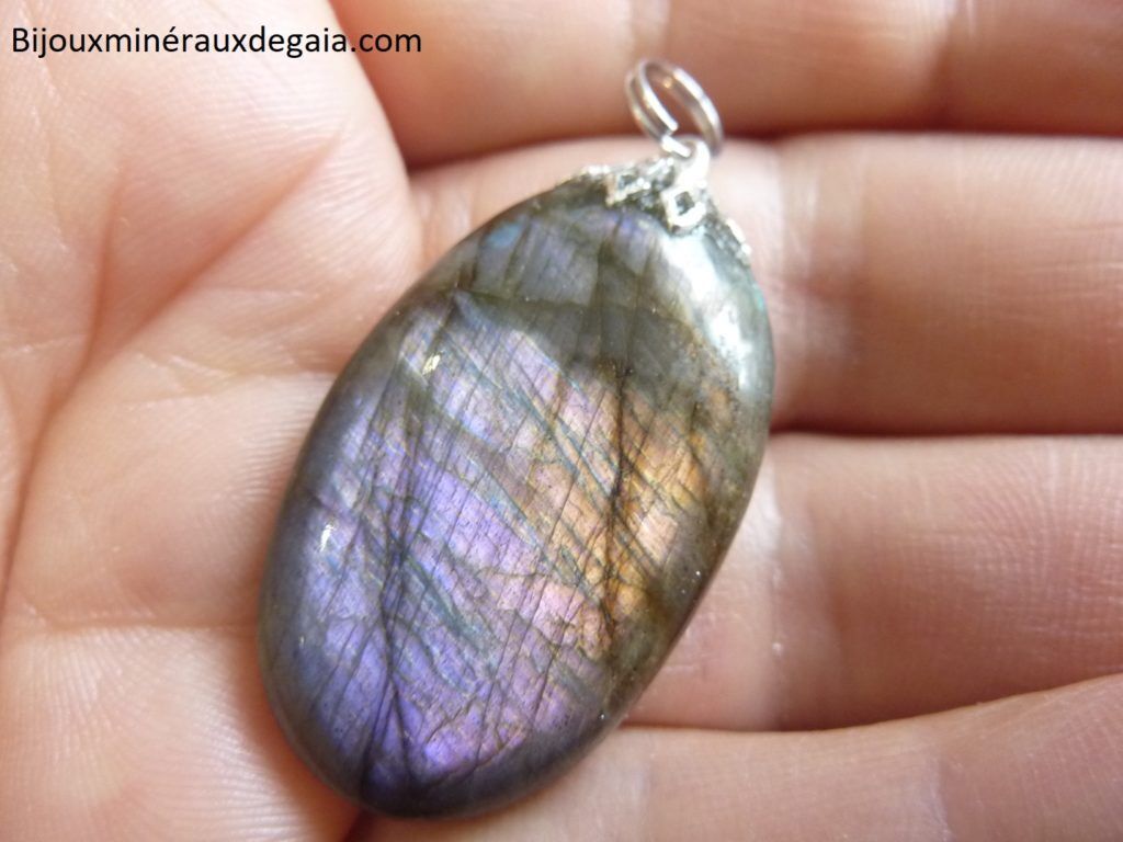 Pendentif Labradorite orange-violette Rare ! Poids 11 gr ref 5975