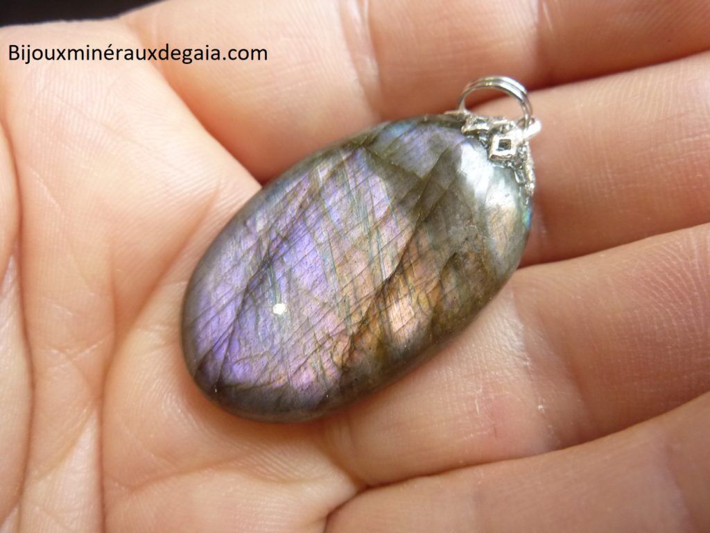 Pendentif Labradorite orange-violette Rare ! Poids 11 gr ref 5975