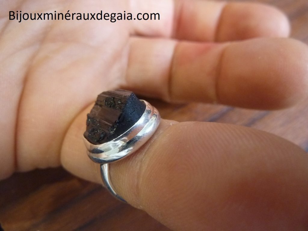 Bague Tourmaline brut monture argent 925 TAILLE 52 3/4 ref 6682