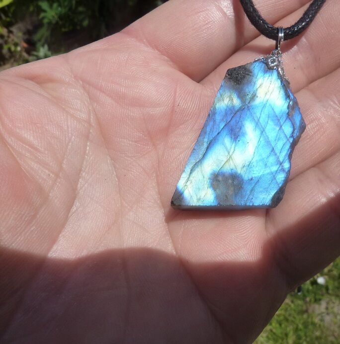 Pendentif Labradorite brut spécial pour thérapeute GG 247