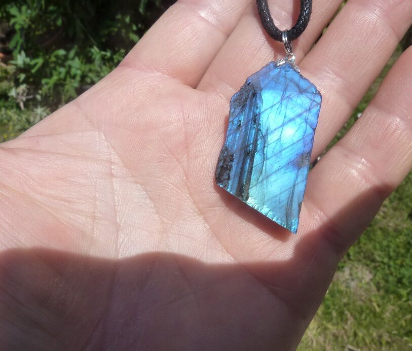 Pendentif Labradorite brut spécial pour thérapeute GG 247