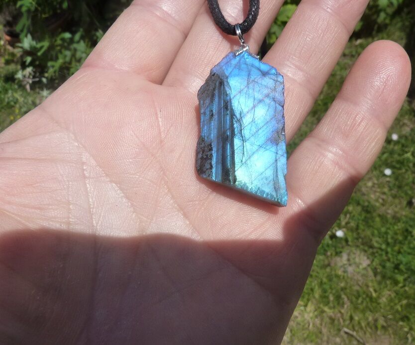 Pendentif Labradorite brut spécial pour thérapeute GG 247