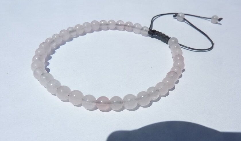 Bracelet réglable Quartz rose – perles rondes 4 mm