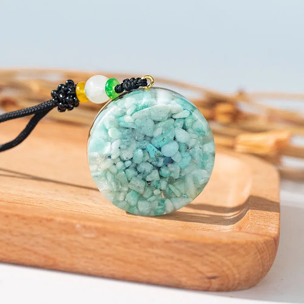 Collier pendentif orgonite Triskel amazonite-Lapis lazuli