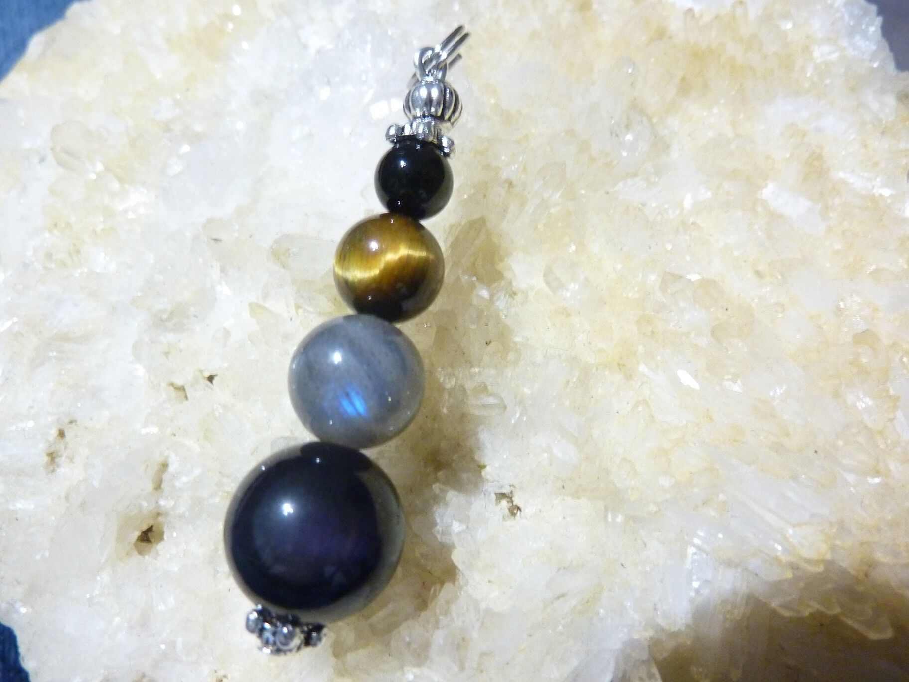 PENDENTIF PROTECTION OEIL DE TIGRE-LABRADORITE-OBSIDIENNE CELESTE-SPINELLE NOIRE – Image 6