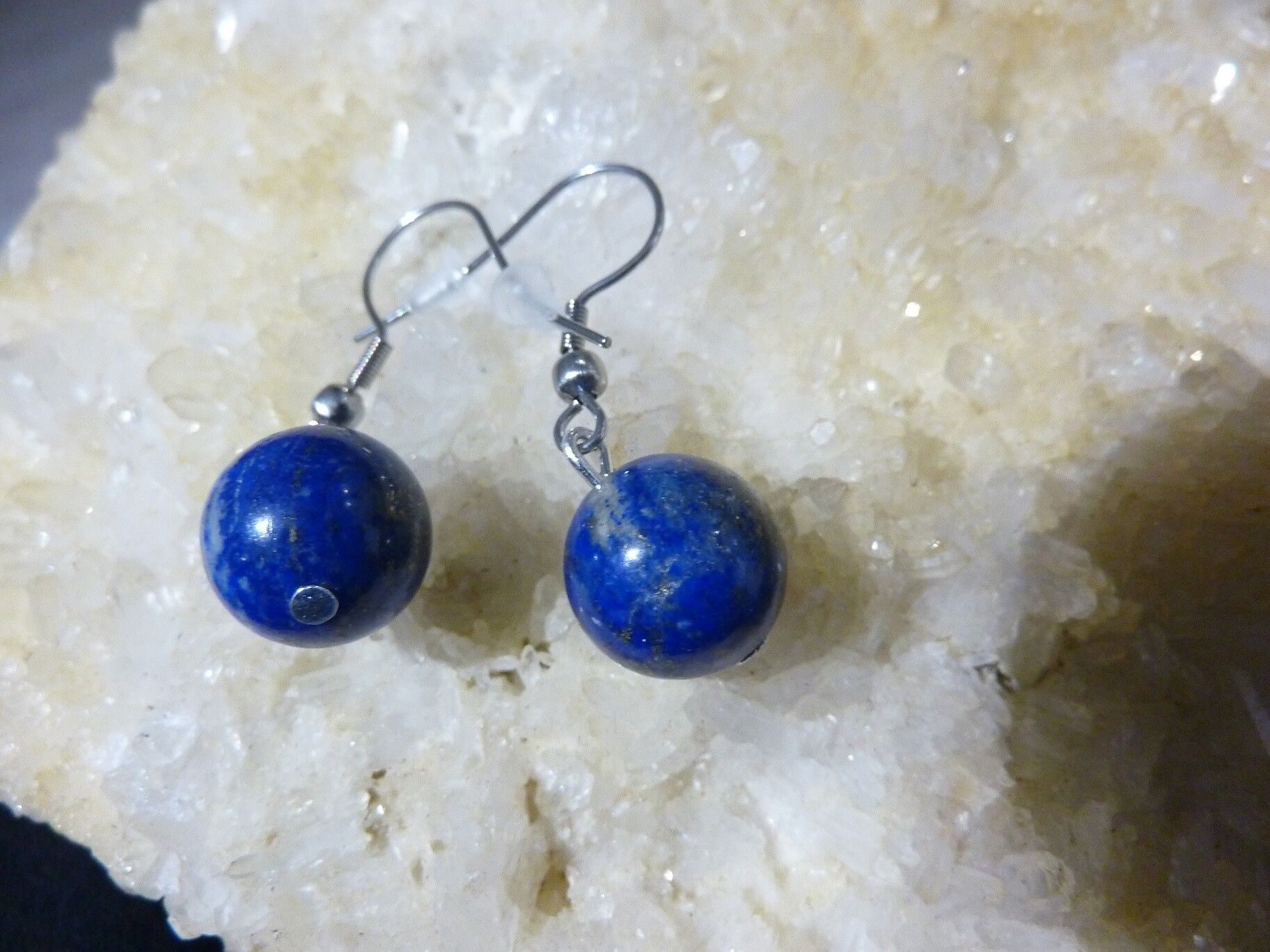 BOUCLES D'OREILLES LAPIS LAZULI NON TRAITÉ NON COLORÉ – Image 4