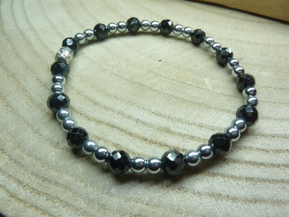 Bracelet spinelle noir à facettes 6 mm