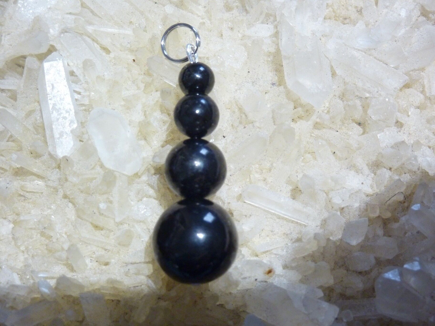 Pendentif protection Jais Charbon fossile