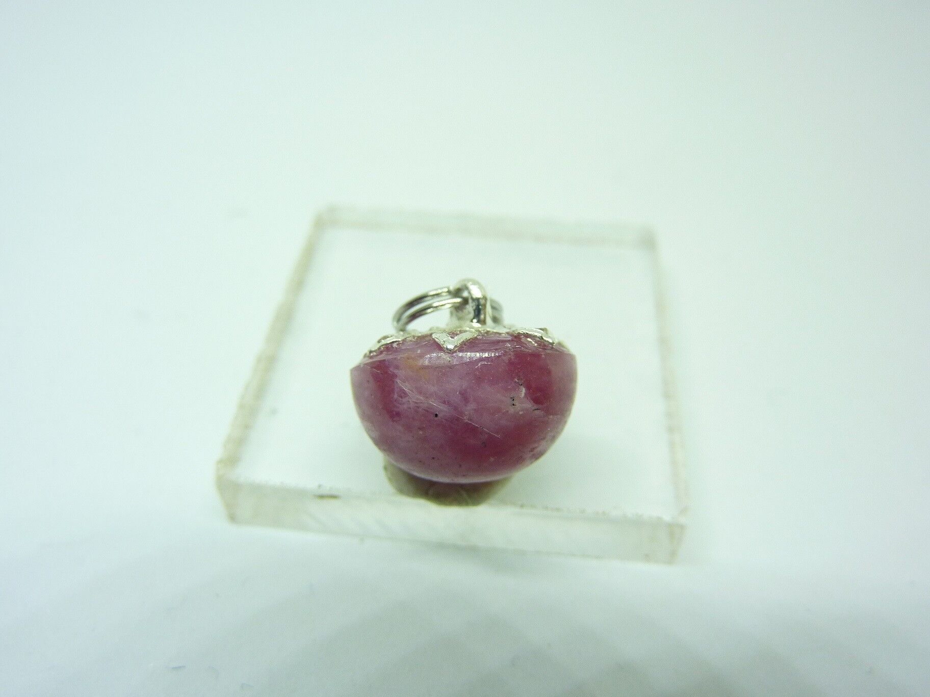 PENDENTIF EN RUBIS 16,5 carats RARE ref 4716