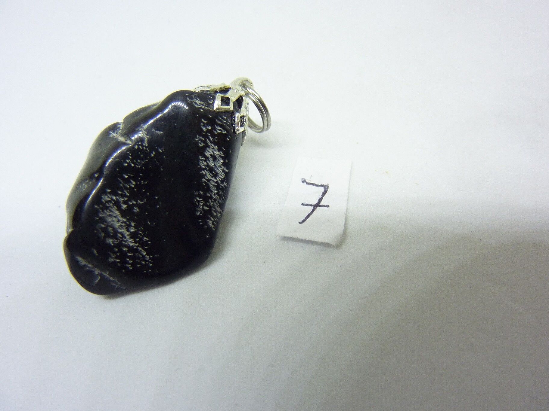 PENDENTIF PROTECTION SPINELLE NOIRE 9,1 gr REF 3635 – Image 2