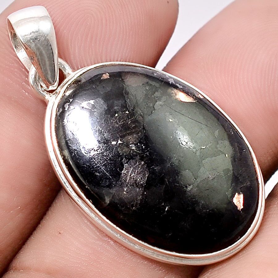 Pendentif Nuummite Véritable monture argent 925 Rare ref 1045