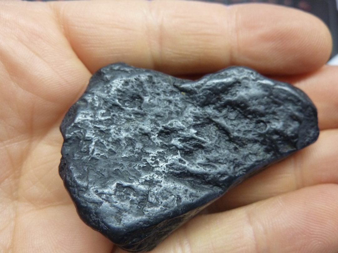 ENORME SPINELLE NOIRE 40,8 gr REF 4344