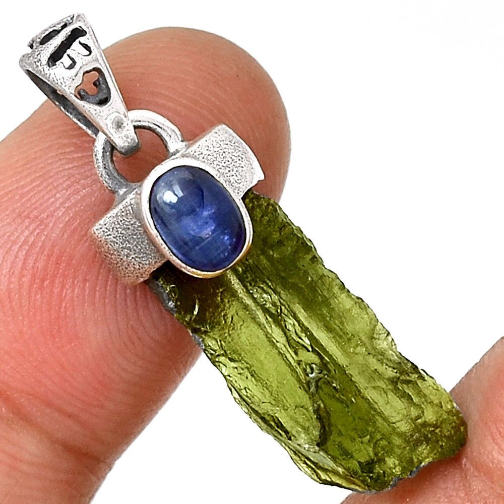 PENDENTIF MOLDAVITE & Cyanite MONTURE EN ARGENT 925. RARE ! REF 9221