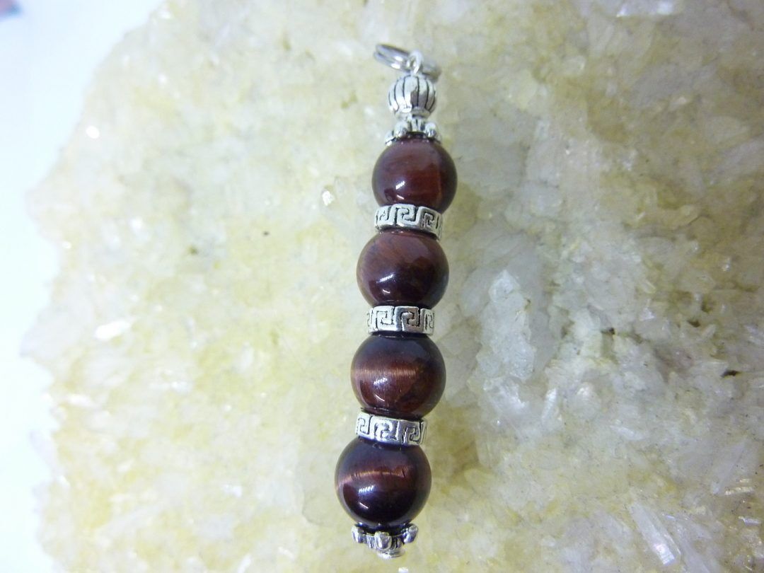 PENDENTIF OEIL DE TAUREAU PERLES 8 MM