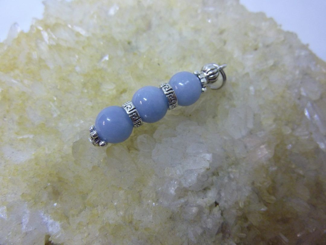PENDENTIF ANGELITE (anhydrite) PERLES 8 MM