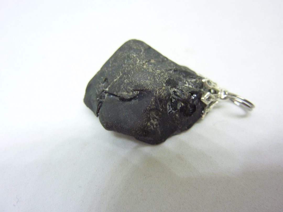 PENDENTIF PROTECTION SPINELLE NOIRE 14,3 gr Ref 0434