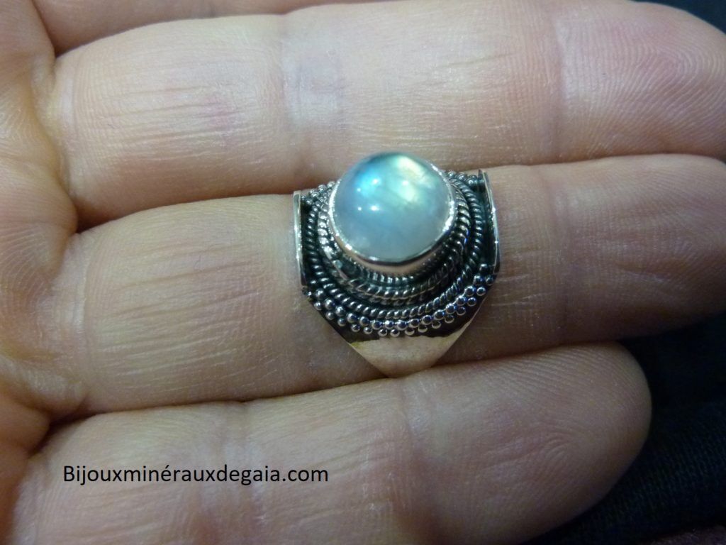 BAGUE PIERRE DE LUNE MONTURE EN ARGENT 925.TAILLE 56 1/2 REF 6814