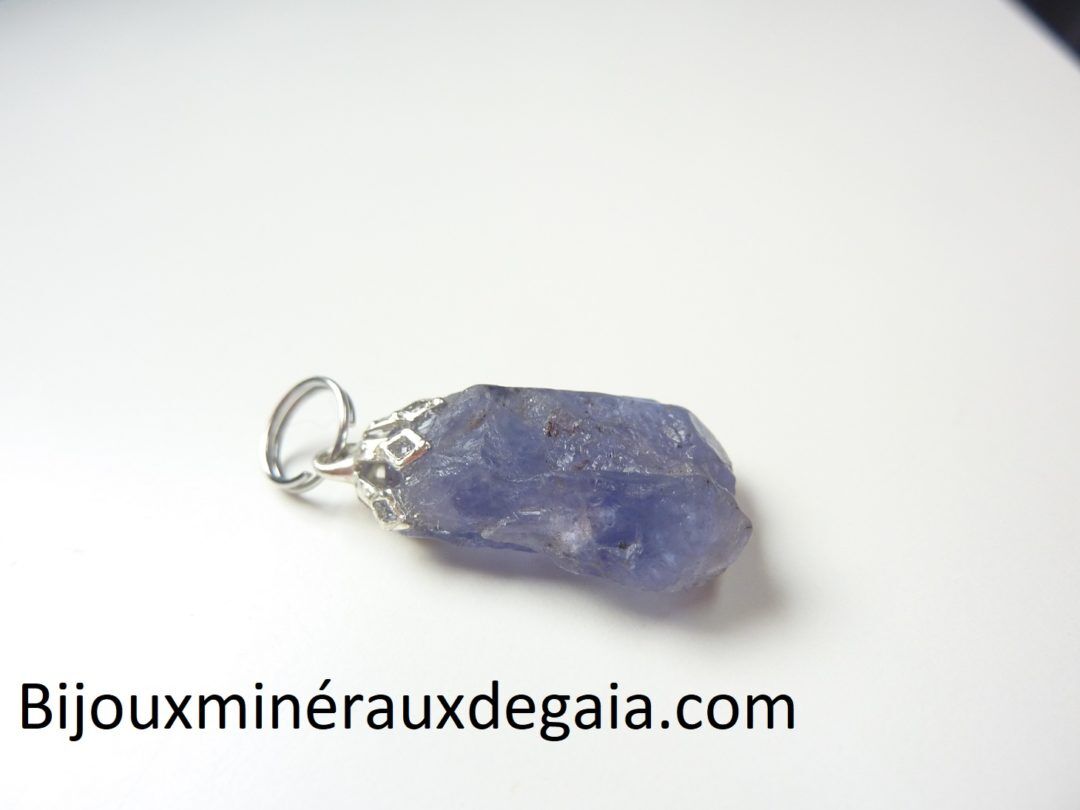 Pendentif Tanzanite brut 3,2 gr très rare ref 6190