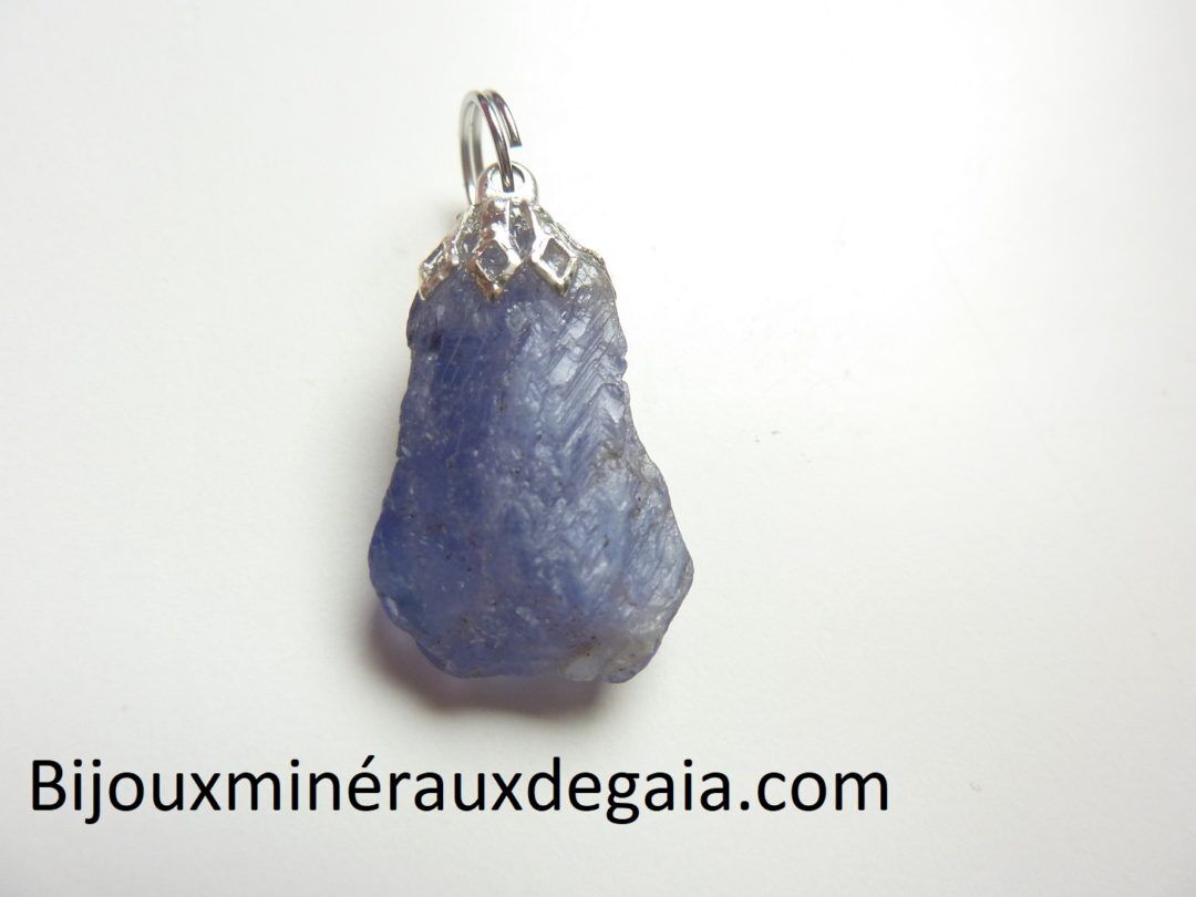 Pendentif Tanzanite brut 3,2 gr très rare ref 6190