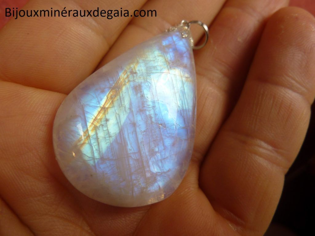 Pendentif Pierre de lune gemme poids 19,5 gr AA+ REF 6953