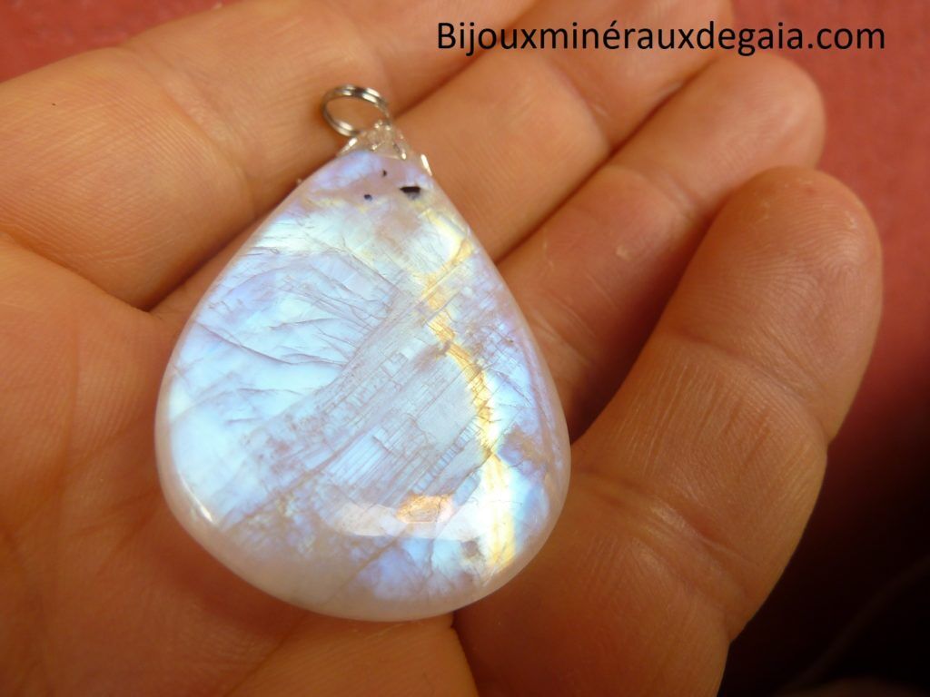 Pendentif Pierre de lune gemme poids 19,5 gr AA+ REF 6953