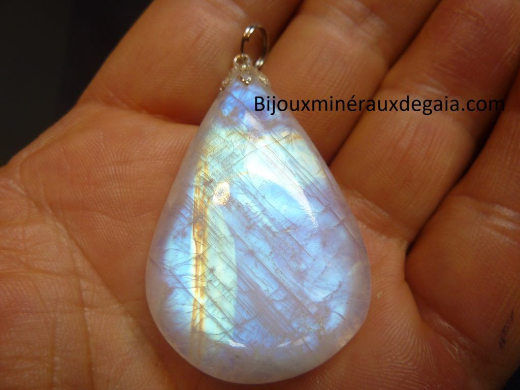 Pendentif Pierre de lune gemme poids 19,5 gr AA+ REF 6953