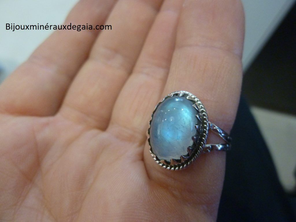 BAGUE PIERRE DE LUNE MONTURE EN ARGENT 925.TAILLE 57 REF 5386