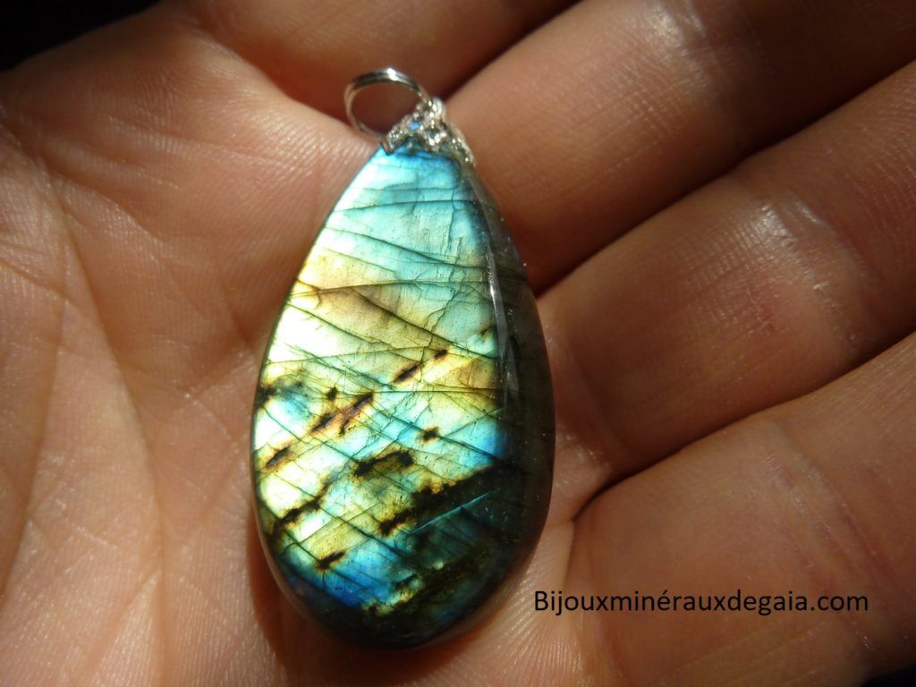 PENDENTIF LABRADORITE Poids 11,7 gr REF 3608