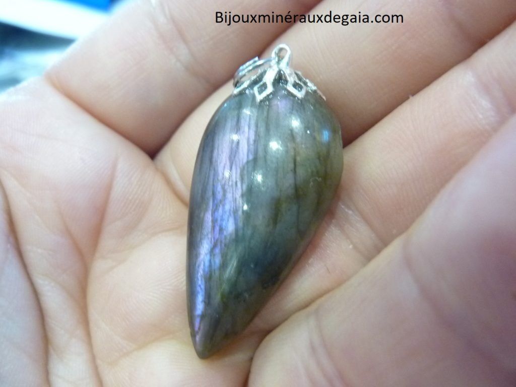Pendentif Labradorite violette Rare ! Poids 9,2 gr ref 4483