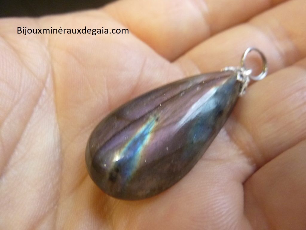 Pendentif Labradorite violette Rare ! Poids 8,2 gr ref 2438