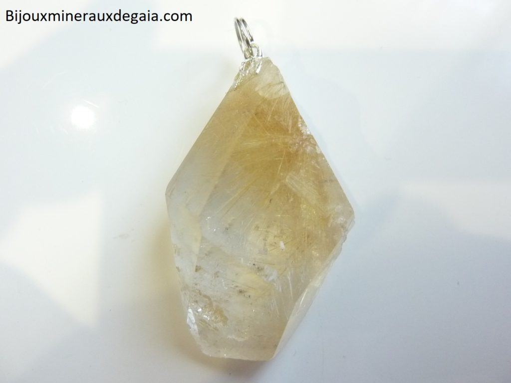 PENDENTIF QUARTZ RUTILE JOIE ET PROTECTION RARE ref 6010