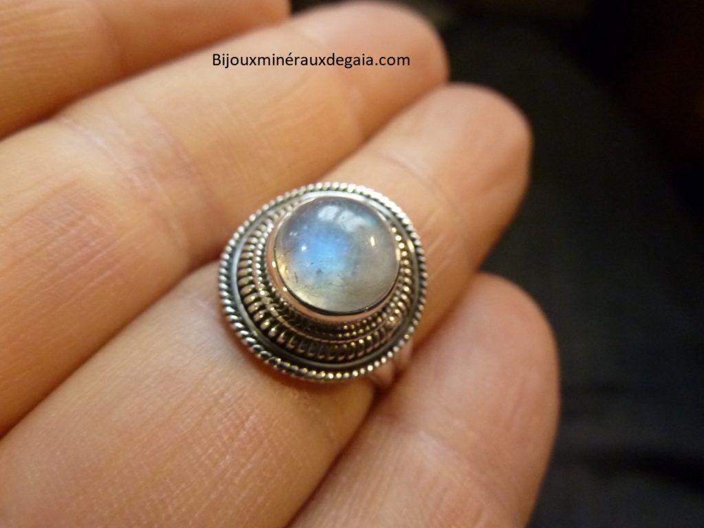 BAGUE PIERRE DE LUNE MONTURE EN ARGENT 925.TAILLE 54 REF 8555