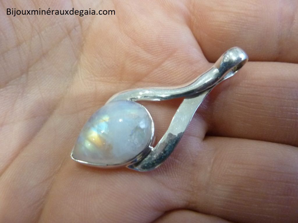 Pendentif pierre de lune monture argent 925 ref 0738