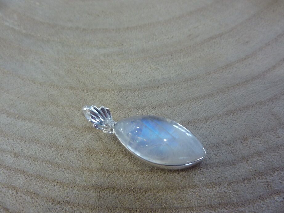 Pendentif pierre de lune monture argent 925 ref 9426