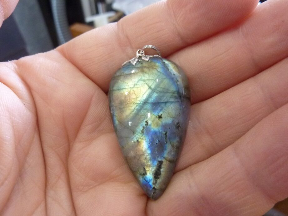 Pendentif Labradorite 14,5 gr réf 2543