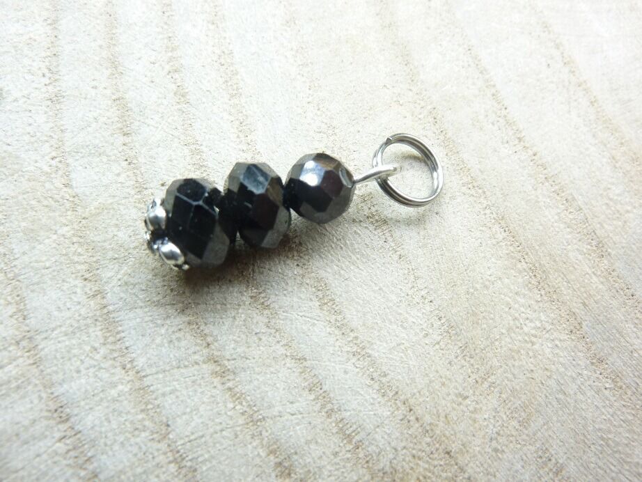 Pendentif spinelle noir à facettes