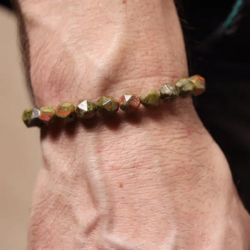 Bracelet Unakite épidote réglable perles 8 mm à facettes