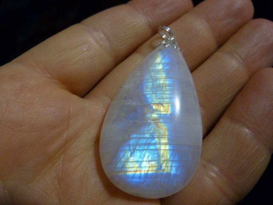 PENDENTIF PIERRE DE LUNE GEMME 93,5 carats 18,7 gr AAA+ ref 1976