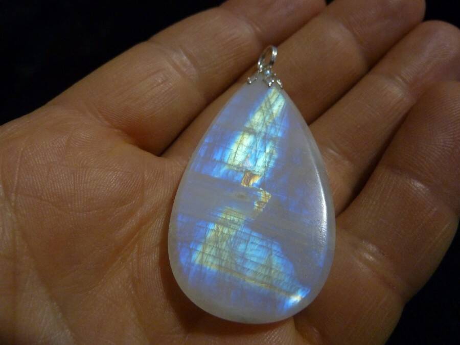 PENDENTIF PIERRE DE LUNE GEMME 93,5 carats 18,7 gr AAA+ ref 1976 – Image 2