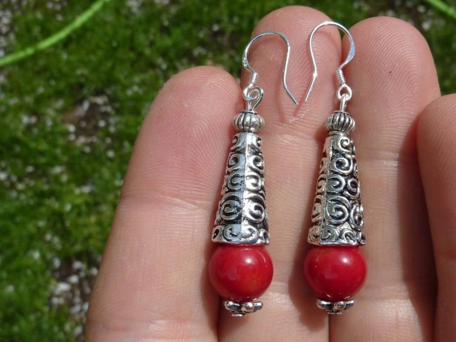 BOUCLES D'OREILLES CORAIL ROUGE PERLES 10 MM