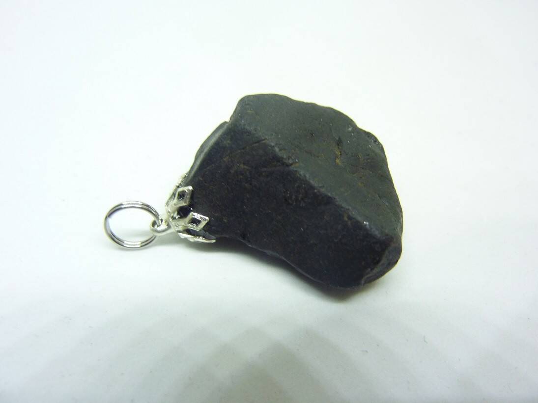Pendentif protection Spinelle noir 18,7 gr ref 6202 – Image 3
