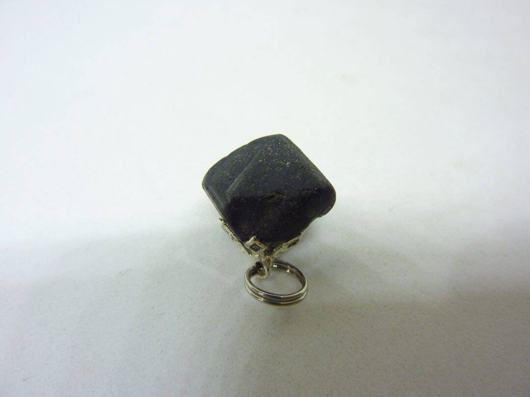 PENDENTIF SPINELLE NOIRE Octaèdre 4,5 gr rare ! Ref 8958
