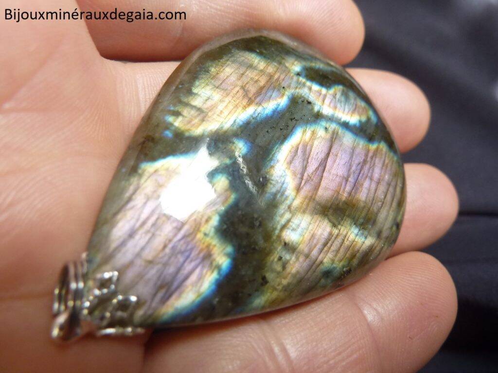 Pendentif Labradorite orange-violette Rare ! Poids 32,8 gr ref 4533
