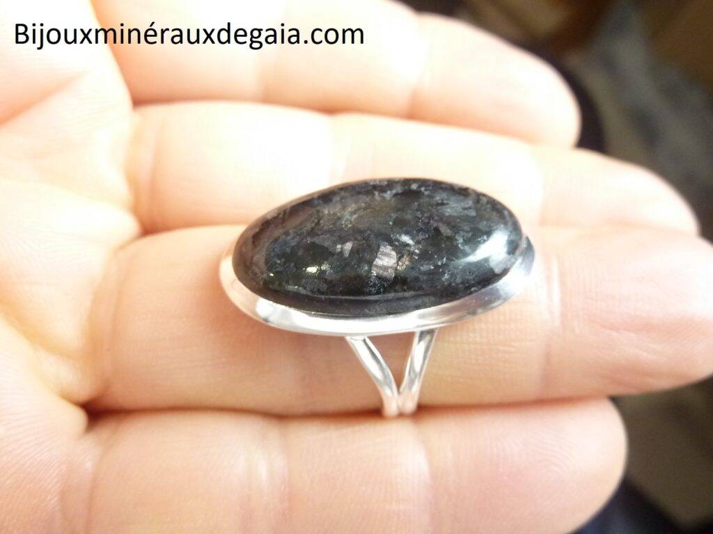 Bague Nuummite monture argent 925 taille 58 1/2 ref 5686