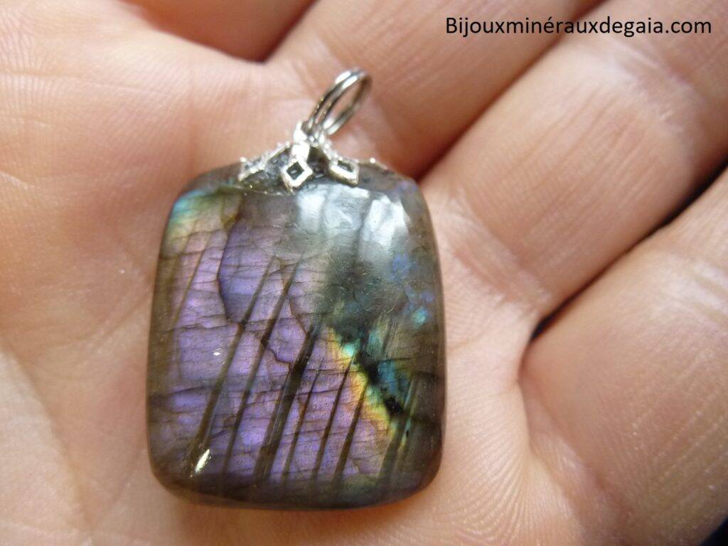 Pendentif Labradorite violet Rare ! Poids gr ref 4054