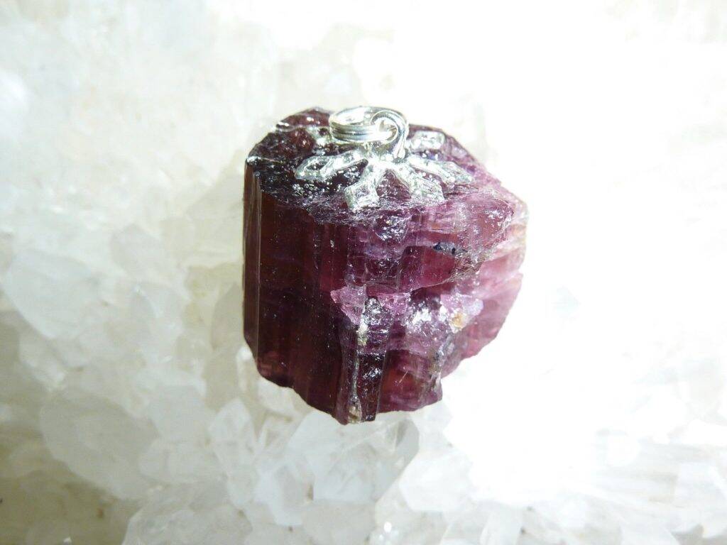 PENDENTIF TOURMALINE ROSE RUBELLITE GEMME 12,7 GR ref 3235